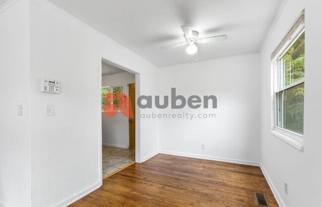 Photo - 3 Bedroom Home in St. Elmo!