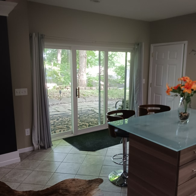 Photo - 4175 Quaker Trail NE