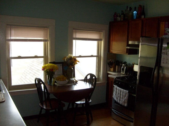 Kitchen - 601 E Johnson St Unit 2