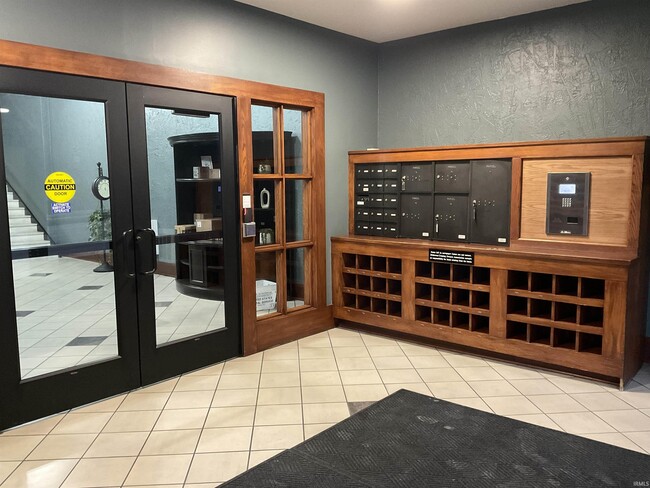 Photo - 112 W Washington Blvd Unit 319