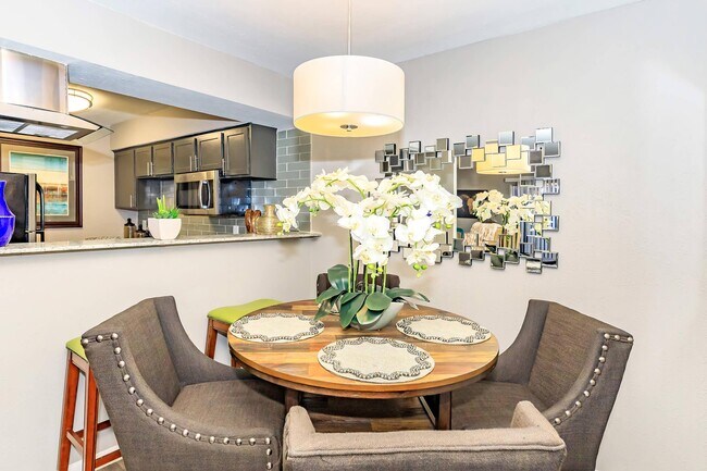 Photo - 6 Eleven Lamar Apartments