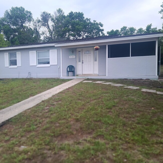 Photo - 7102 Holiday Dr