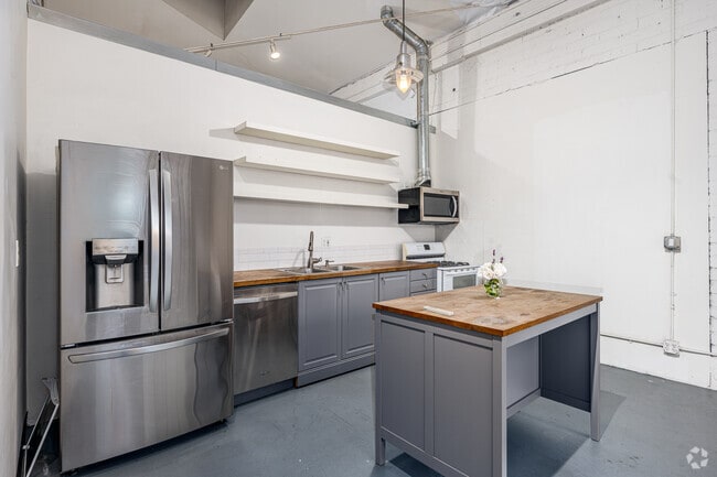 2BR, 2BA - 1348SF - Kitchen