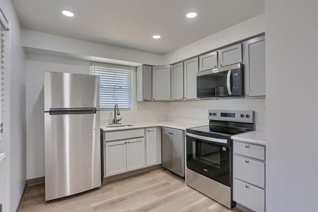 Photo - 153 Kathleen Dr Unit 153 Kathleen Dr 1