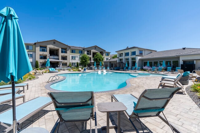 Pool - Lyfe at the Marina