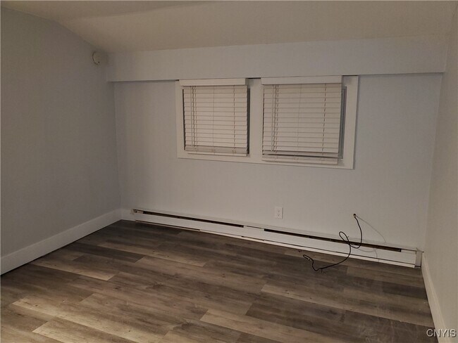 Photo - 134 W Seneca St