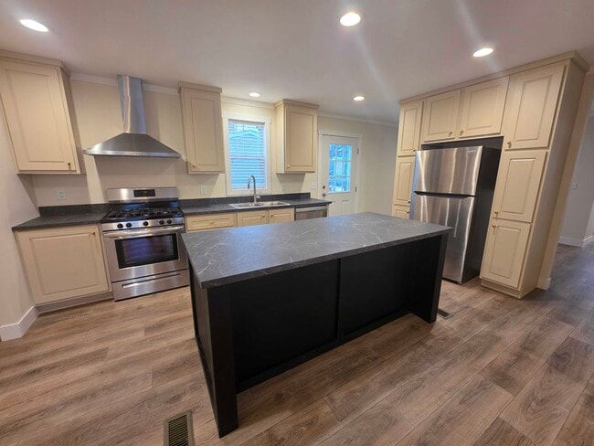 Photo - 3644 Chestnut St