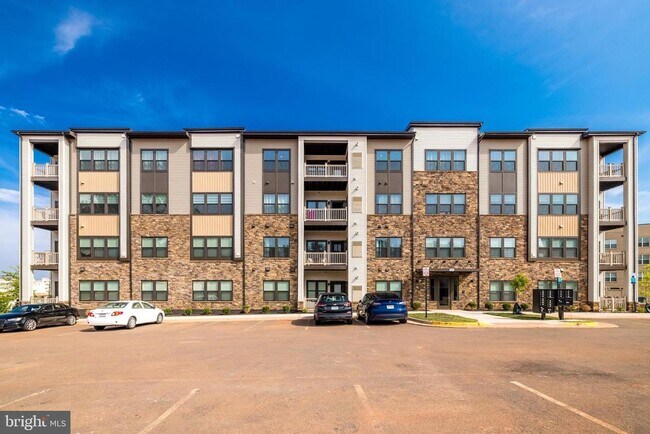 Building Photo - 46270 Mount Allen Ter Unit 403 Rental