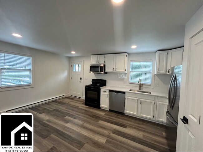 Photo - 52 Price St Unit A