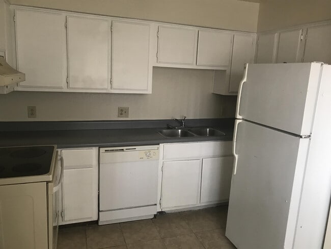 Photo - 2807 E Marconi Ave Unit 101