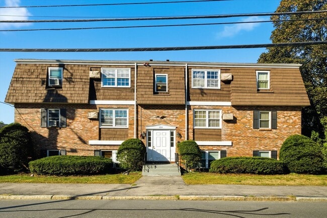 Building Photo - 504 River Rd Unit 2G