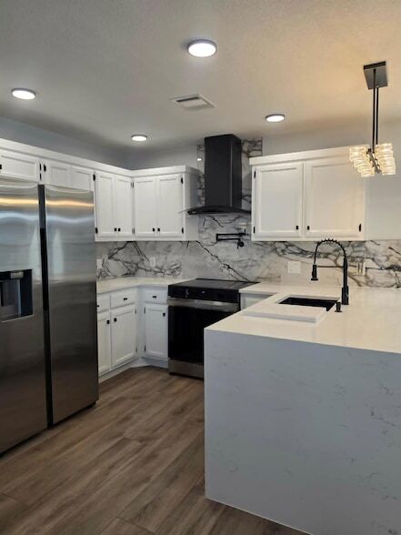 845 Topaz Ln