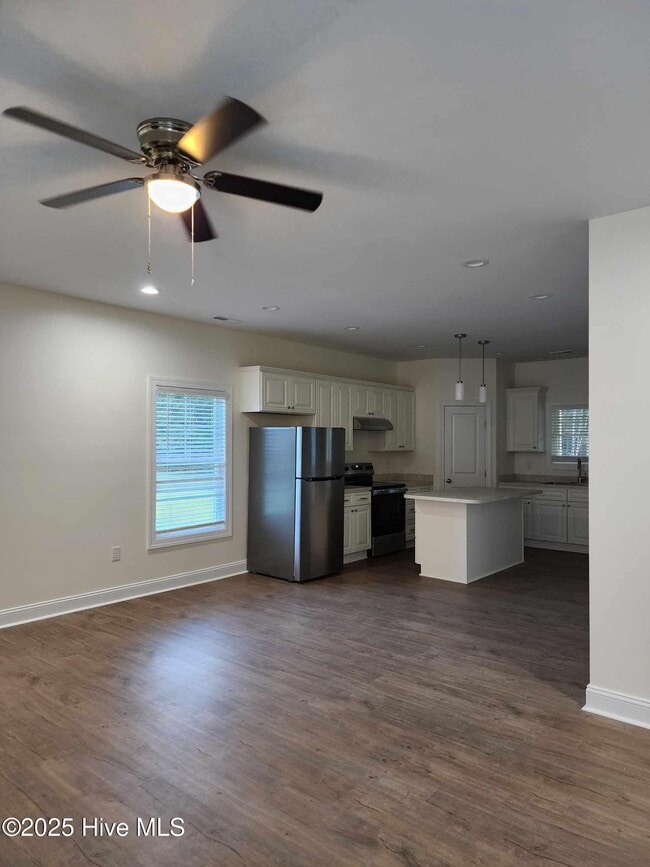 Photo - 613 Hobbs Dr