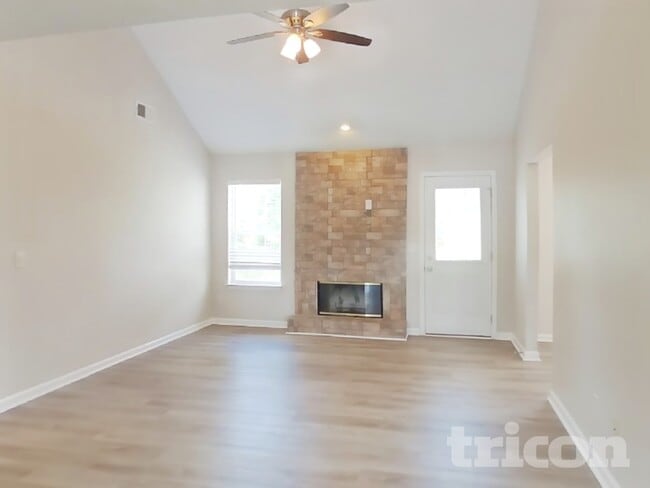 Photo - 673 Mable Dr