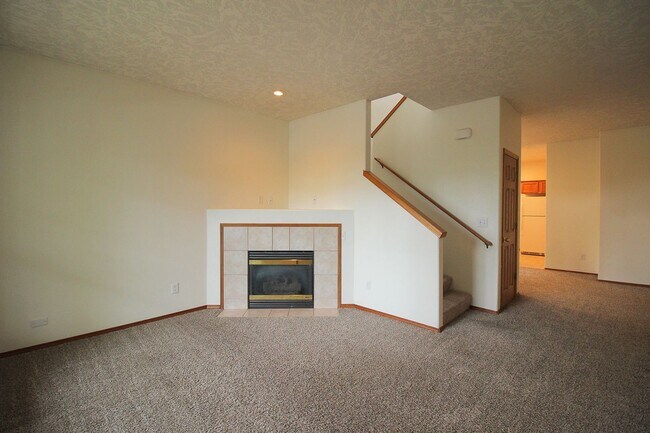 Photo - 22032 NE Chinook Way Unit A