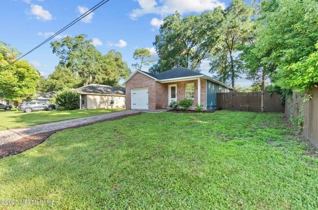 Photo - 10621 Oak Crest Dr