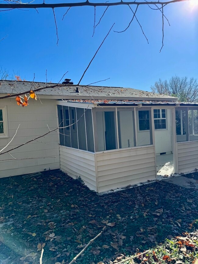 Photo - 1408 Town St