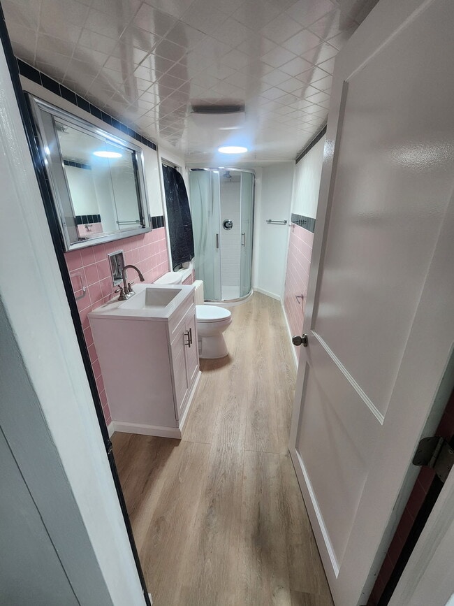 Photo - 606 Walnut St