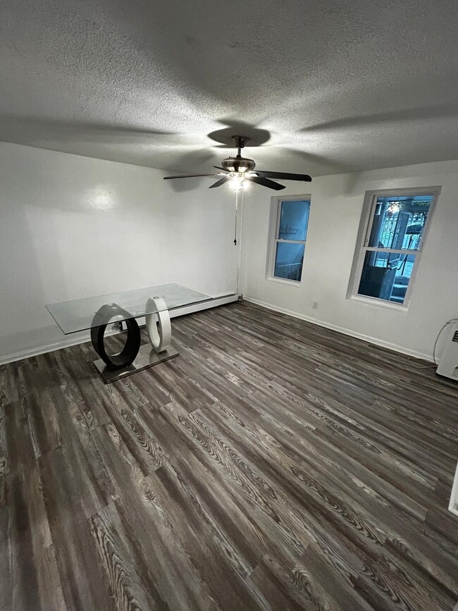 Livingroom - 656 Georgia Ave Unit 1