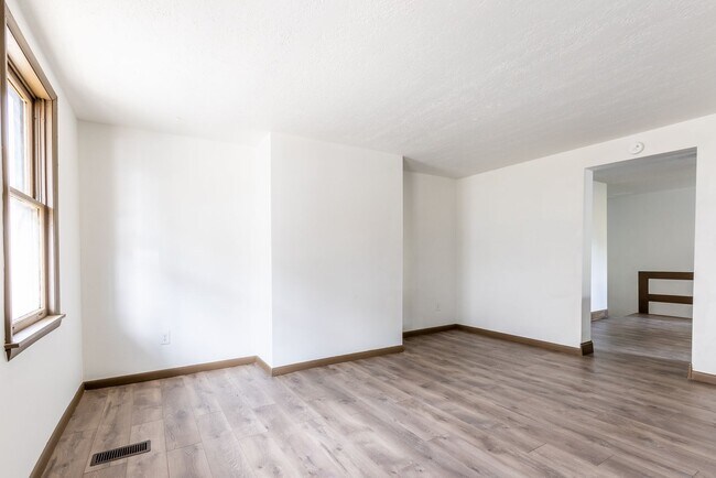 Photo - 7 Renwick St Unidad Apt. 1 (Bottom)