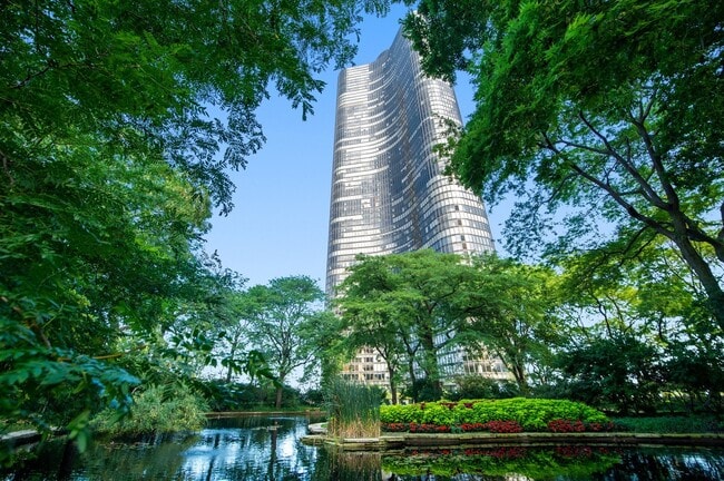 Building Photo - 505 N Lake Shore Dr Rental