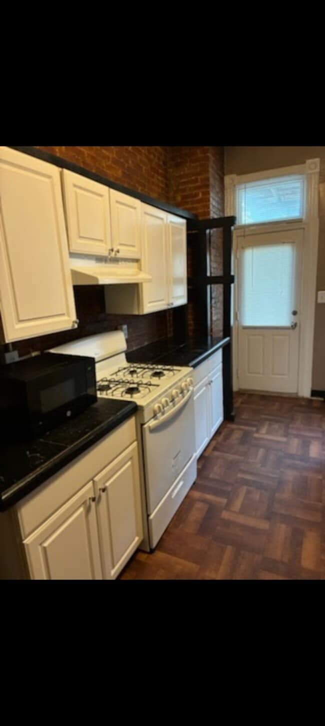 Photo - 1829 Bolton St Unit 1 bedroom apartment