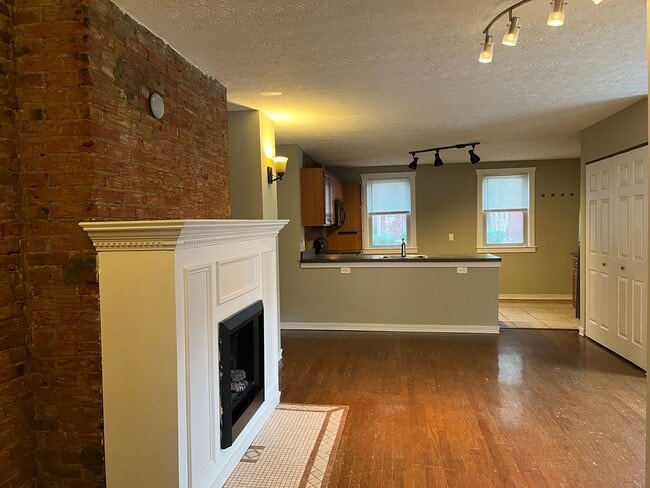 Photo - 1411 Clay St Unit 1