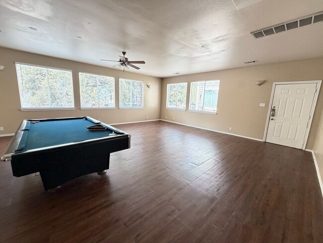 910 Keith Ln