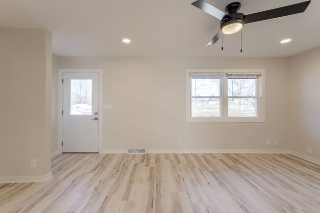 Photo - UPDATED 2 Bedroom Duplex With Garage!!