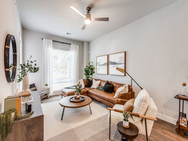 Photo - Trailhead East