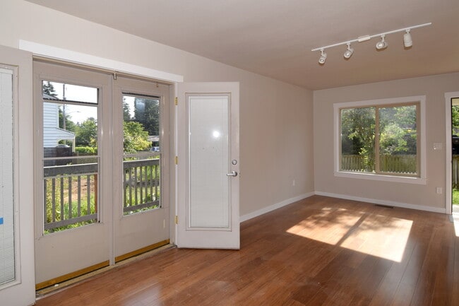 Photo - 2805 NE 133rd St