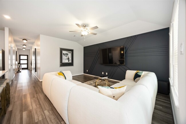 Building Photo - 6910 Lebec Dr