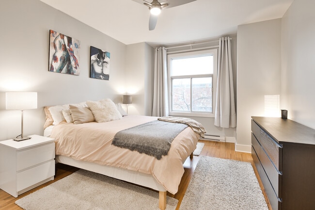 Building Photo - 5172 Rue Saint-Urbain Unit Mile End Gem