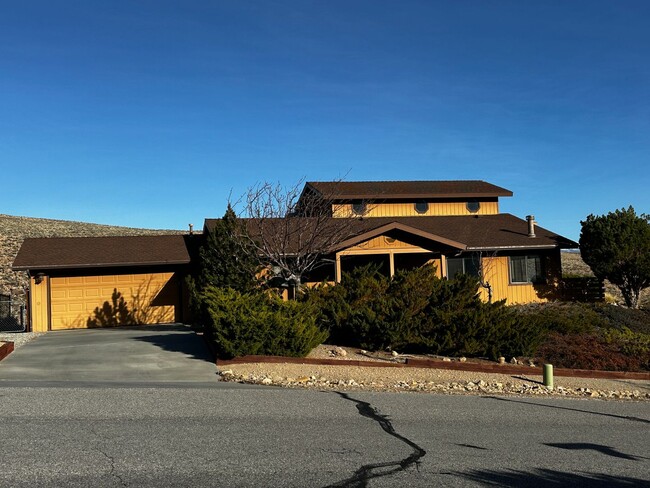 Building Photo - Views from Paradise!