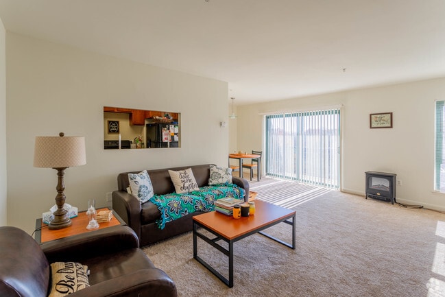 2 habitaciones, 1 baño - 960 pies cuadrados más - Arbor College Park