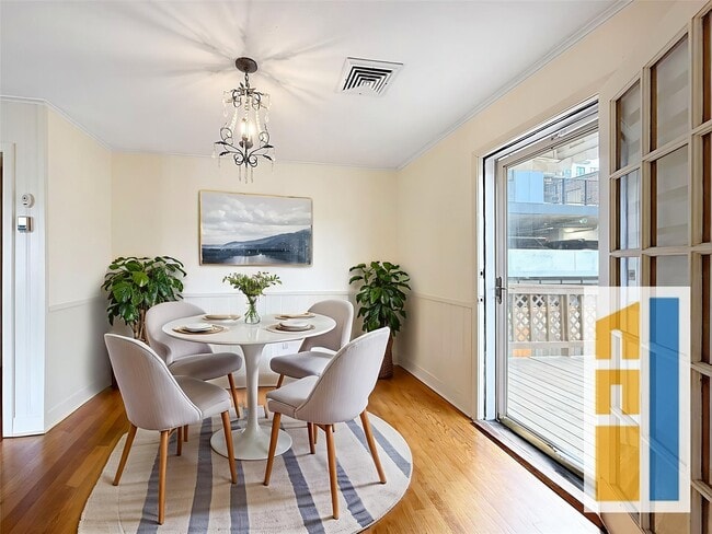 Photo - 914 1/2 W 21st St