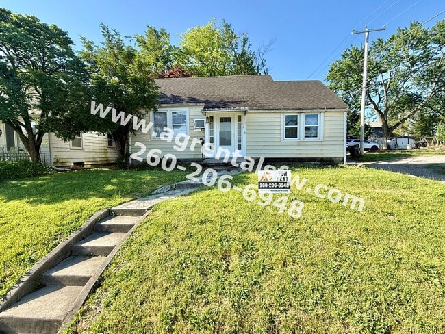 Building Photo - 2 Bedroom House