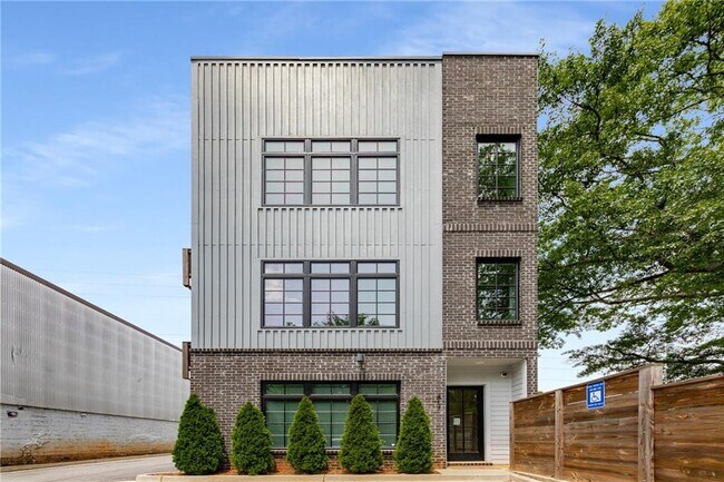 Photo - 417 E College Ave Unit 302