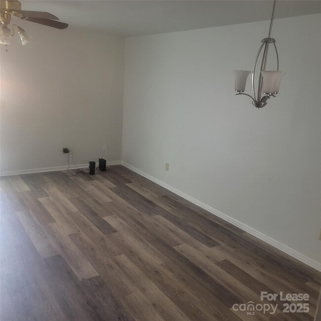 Photo - 2830 Hosta Dr