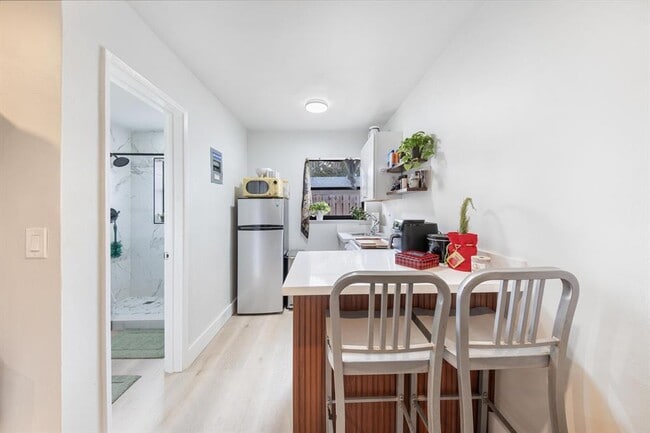 Photo - 901 NE 40th St Unit 2