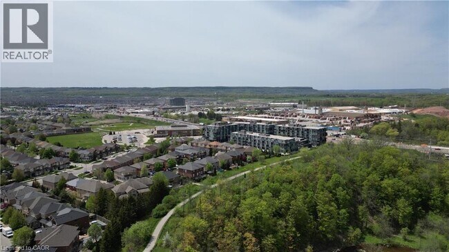 Photo - 5240 Dundas St Unité B407