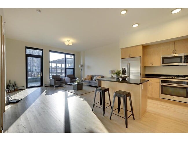 Photo - 740 Portland Ave Apartamento Unidad 605