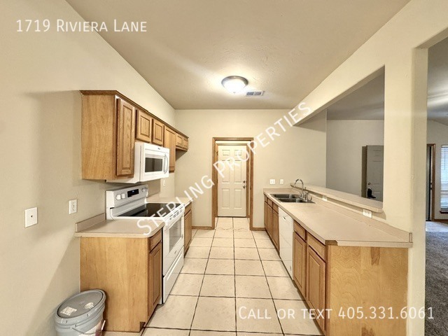 Photo - 1719 Riviera Ln