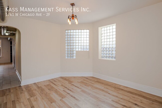 Photo - 1741 W Chicago Ave Unit 2F