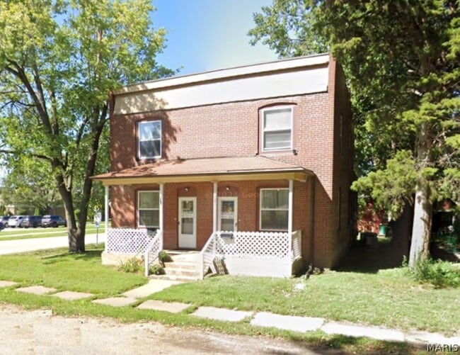Building Photo - 118 W 7th St