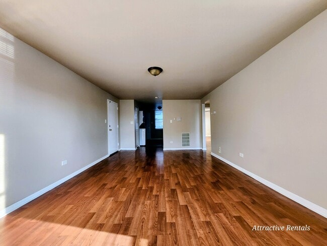 Building Photo - 1641 W 77th St Unit 2W