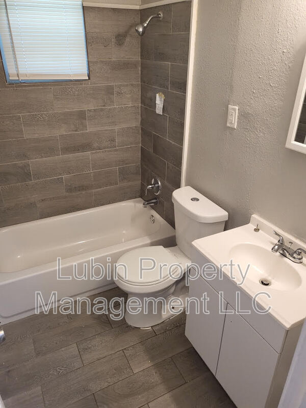 Photo - 3040 Sinclair St