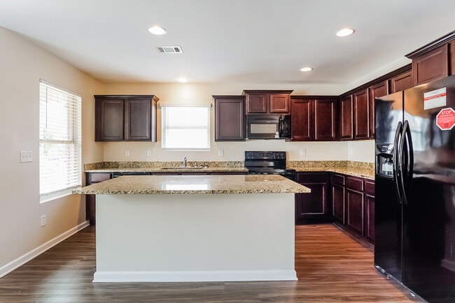 Photo - 16405 Waterbury Ln