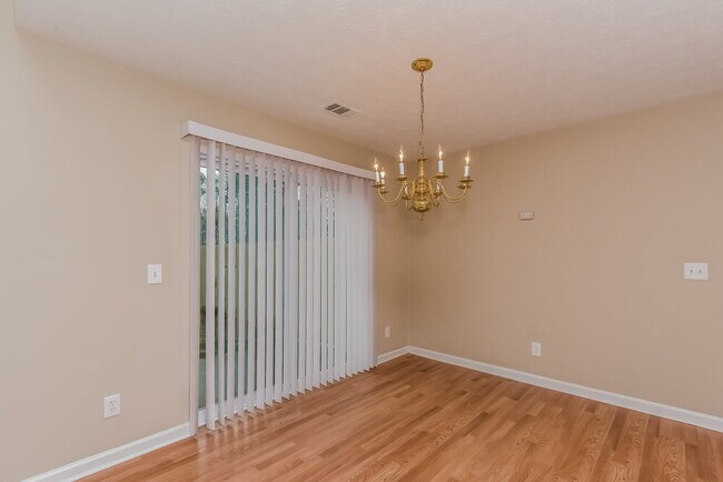 Photo - 2355 Lexington Ln