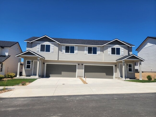 Photo - New Construction 3 Bedroom Townhome-Style Duplex – Modern Living in Madras